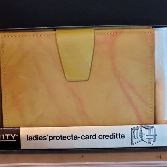 Vintage Amity Ladies Wallet Protecta Card Cowhide Leather Original Box Unused - Picture 1 of 7